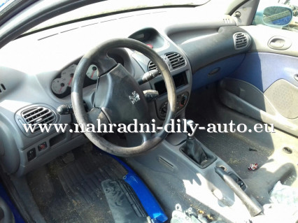 Peugeot 206 3dv 1.1i červená na díly ČB / nahradni-dily-auto.eu