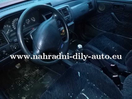 Ford escort červená na náhradní díly Praha / nahradni-dily-auto.eu