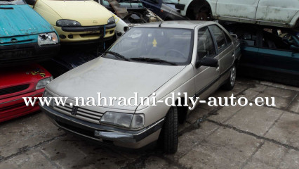 Peugeot 405 stříbrná na náhradní díly Praha / nahradni-dily-auto.eu