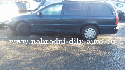 Opel Omega combi modrá na díly ČB / nahradni-dily-auto.eu