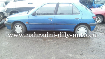 Peugeot 306 5dv světle modrá na díly ČB / nahradni-dily-auto.eu