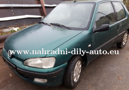 Peugeot 106 zelená metalíza na díly Brno / nahradni-dily-auto.eu