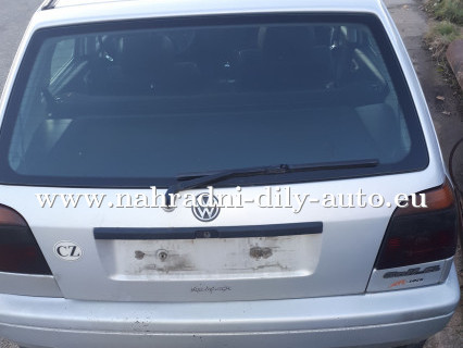 VW Golf stříbrná metalíza na díly Brno / nahradni-dily-auto.eu