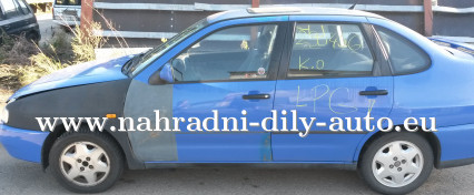 Seat Cordoba modrá na díly Brno / nahradni-dily-auto.eu