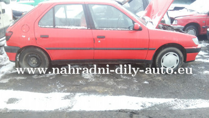 Peugeot 306 červená na díly Plzeň / nahradni-dily-auto.eu