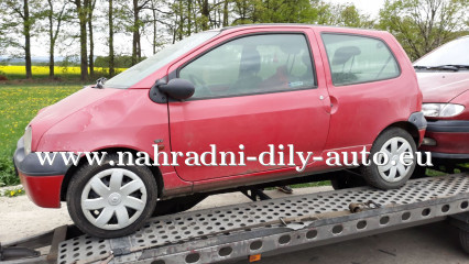 Renault Twingo 2001 červená na díly Plzeň / nahradni-dily-auto.eu