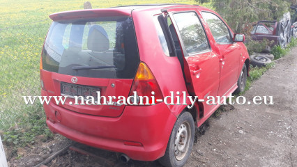 Daihatsu YRV červená na díly Plzeň / nahradni-dily-auto.eu Daihatsu YRV červená na díly Plzeň / nahradni-dily-auto.eu