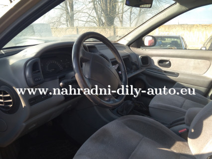 Renault Laguna zlatá - díly z tohoto vozu / nahradni-dily-auto.eu