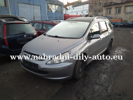 Peugeot 307 combi stříbrná - díly z tohoto vozu / nahradni-dily-auto.eu