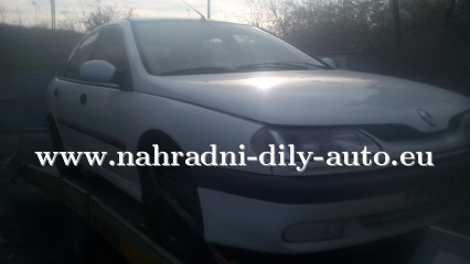 Renault Laguna bílá - díly z tohoto vozu / nahradni-dily-auto.eu