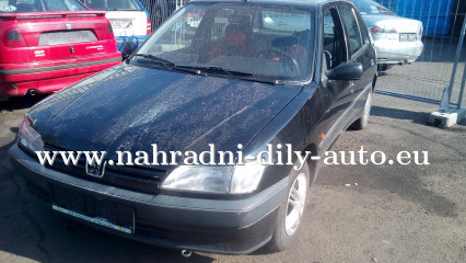 Peugeot 306 modrá - díly z tohoto vozu