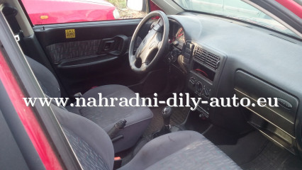 Seat Cordoba červená - díly z tohoto vozu / nahradni-dily-auto.eu