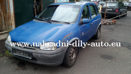 Opel Corsa modrá - díly z tohoto vozu