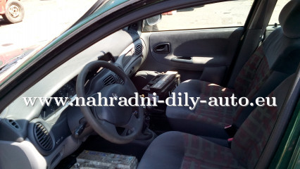 Renault Megane zelená - díly z tohoto vozu / nahradni-dily-auto.eu