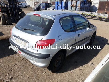 Peugeot 206 náhradní díly Hradec Králové / nahradni-dily-auto.eu