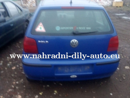 VW Polo modrá na náhradní díly Pardubice / nahradni-dily-auto.eu