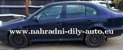 Škoda Octavia modrá na náhradní díly Brno / nahradni-dily-auto.eu
