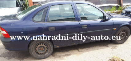 Opel Vectra modrá na náhradní díly Brno / nahradni-dily-auto.eu