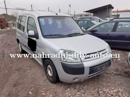 Citroen Berlingo stříbrná na náhradní díly Pardubice / nahradni-dily-auto.eu