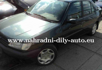 Peugeot 306 zelená na náhradní díly Praha / nahradni-dily-auto.eu