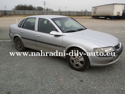 OPEL VECTRA B 1.6i na náhradní díly Pardubice