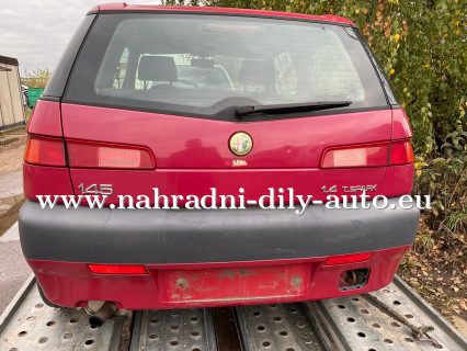 Alfa Romeo 145 červená na náhradní díly Pardubice / nahradni-dily-auto.eu