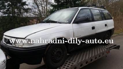 Opel Astra caravan 1997 na náhradní díly České Budějovice / nahradni-dily-auto.eu