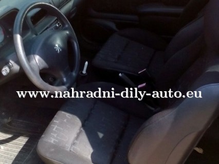 Peugeot 106 žlutá na náhradní díly České Budějovice / nahradni-dily-auto.eu