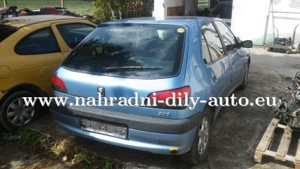 Peugeot 306 modrá na náhradní díly České Budějovice / nahradni-dily-auto.eu